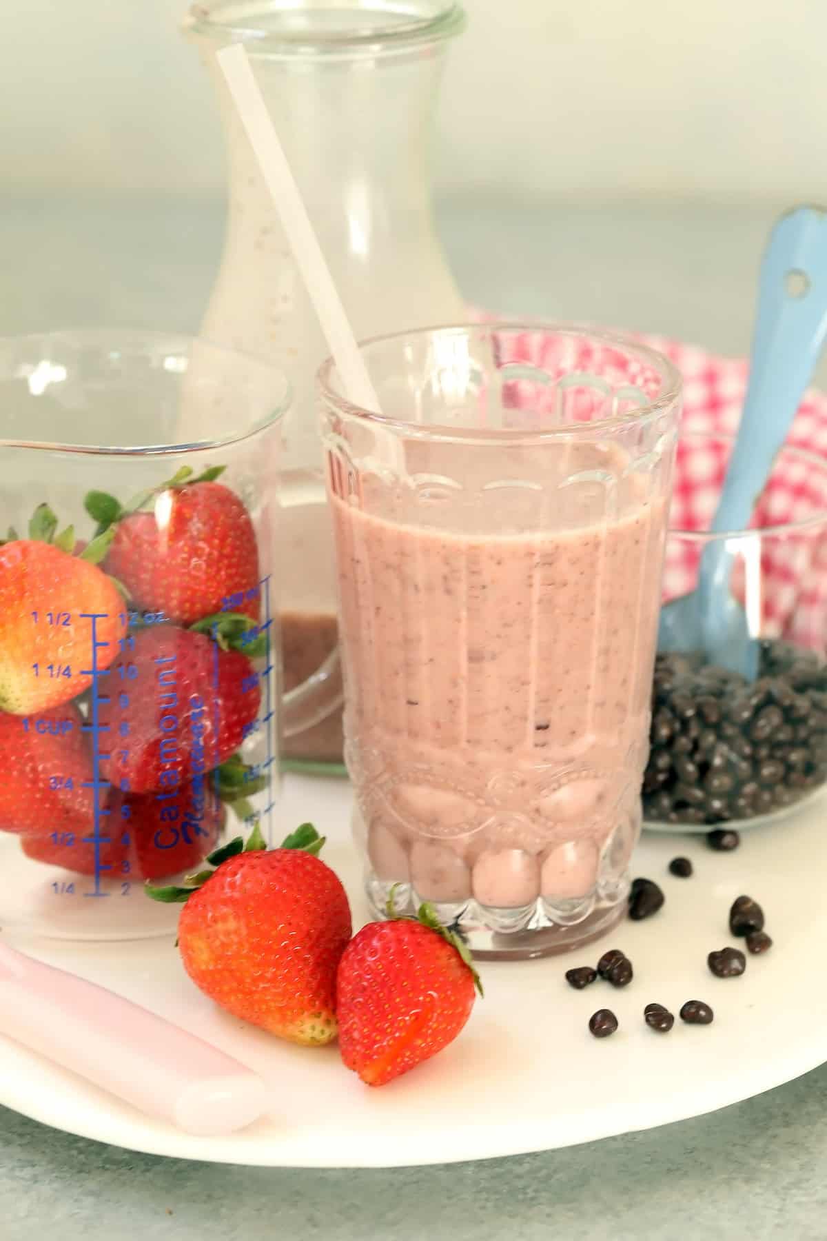 Vegan Strawberry Cacao Nibs Smoothie The Harvest Kitchen
