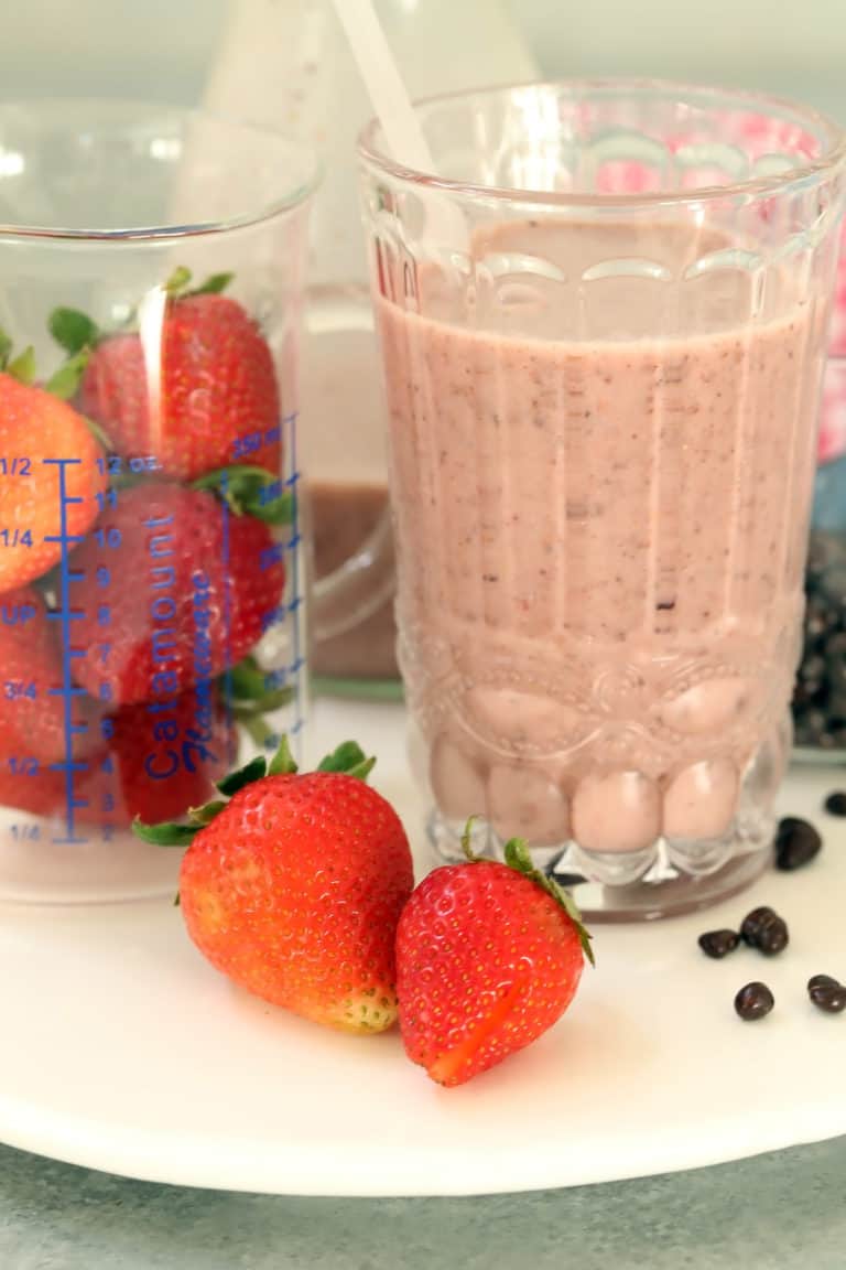 Vegan Strawberry Cacao Nibs Smoothie The Harvest Kitchen