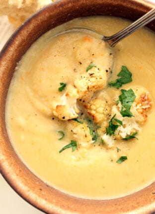 Creamy Cauliflower White Bean Soup