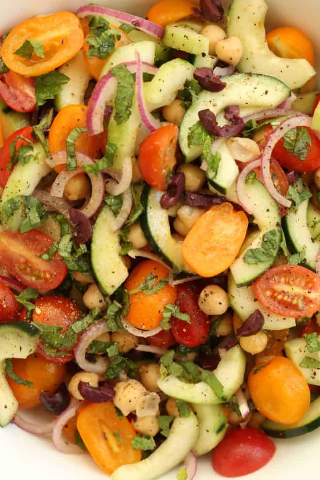 mediterranean-chickpea-and-cucumber-salad