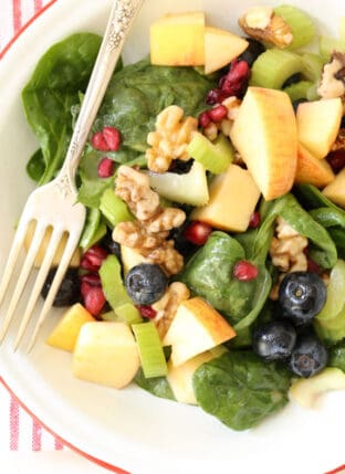 Spinach Berry Antioxidant Salad