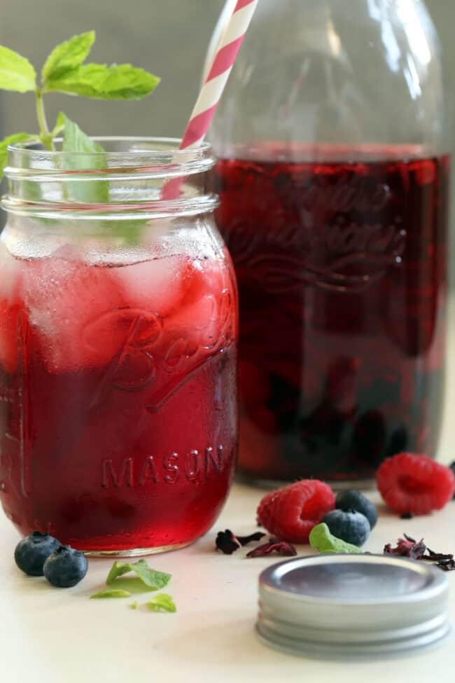 glass filled with hibiscus tea (Agua de Jamaica)