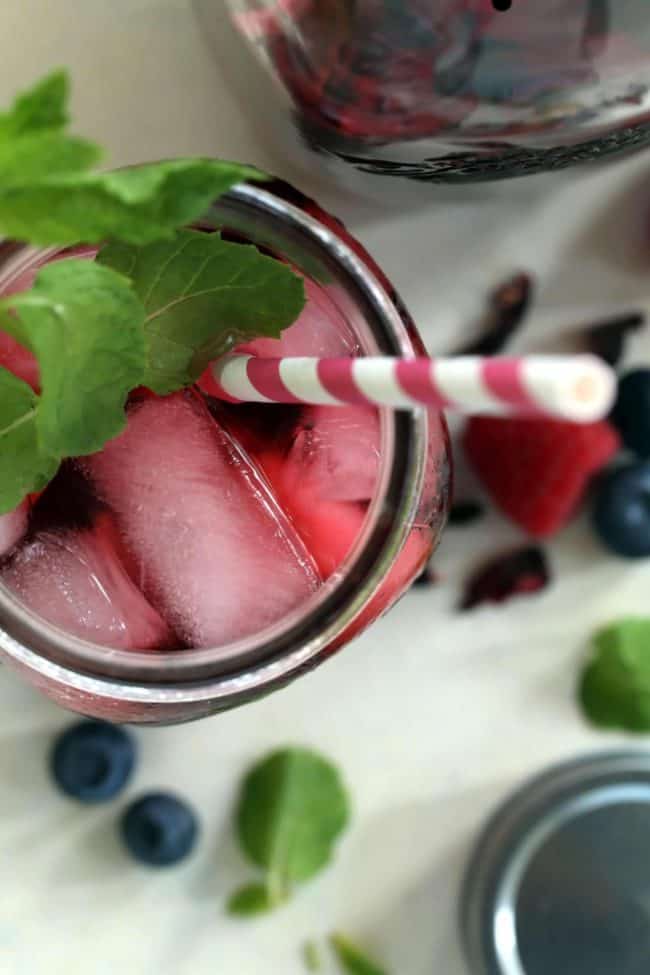 glass filled with Agua de Jamaica