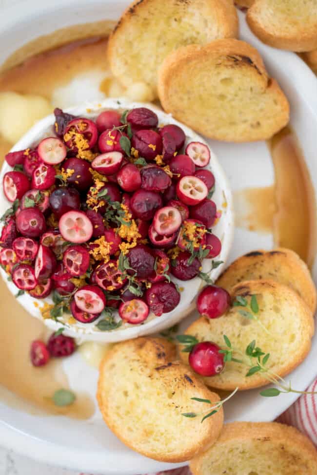 brie cheese with fresh cranberries