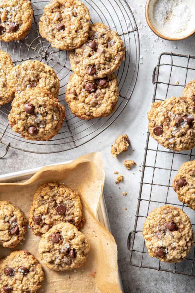 Vintage wire cooling racks filled with oatmeal chocolate chip cookies for how many oz in lbs conversions