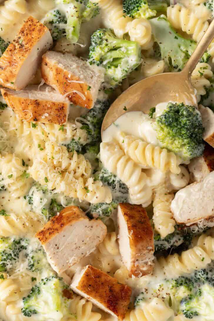 Chicken Broccoli Alfredo Chicken Broccoli Alfredo in a bowl.